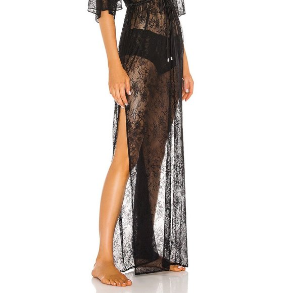 Michael Costello Flowy sleeve gown - Picture 4 of 8